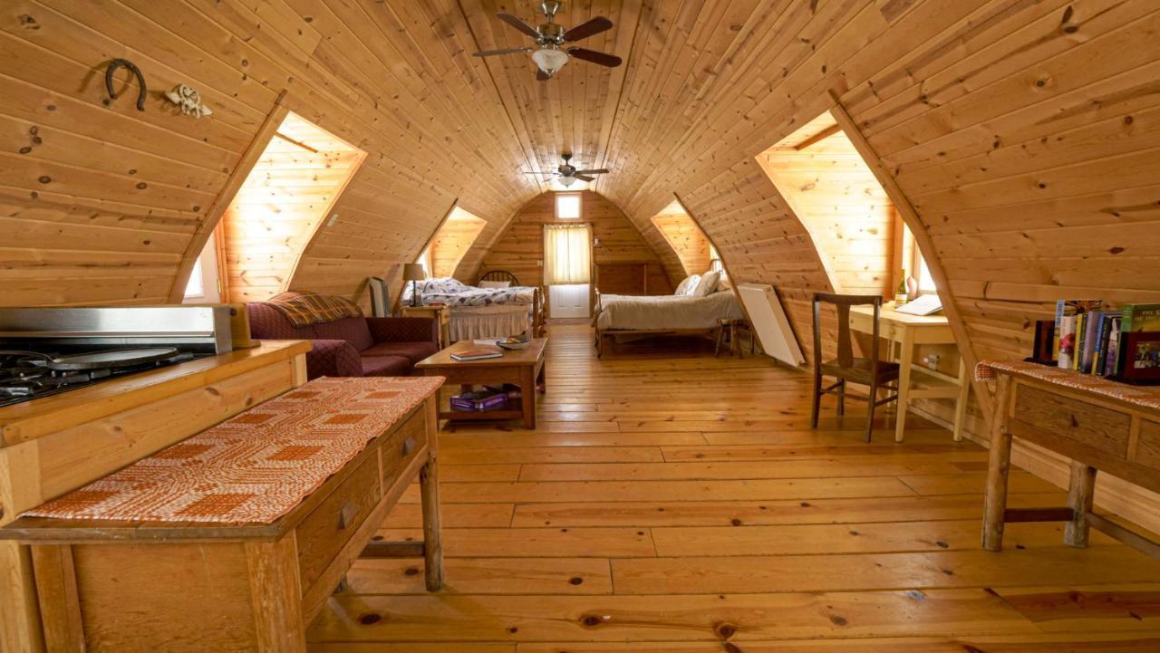 Aubin Sky Lodging At The Yl Ranch Savery Extérieur photo