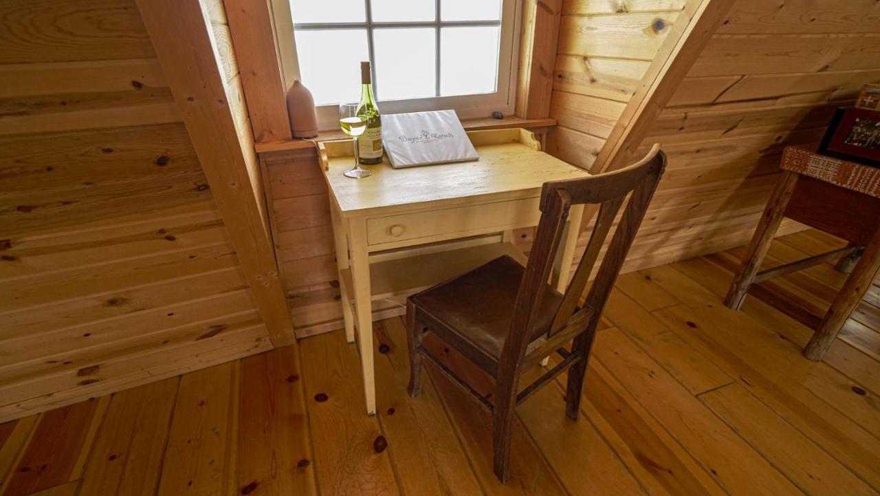 Aubin Sky Lodging At The Yl Ranch Savery Extérieur photo