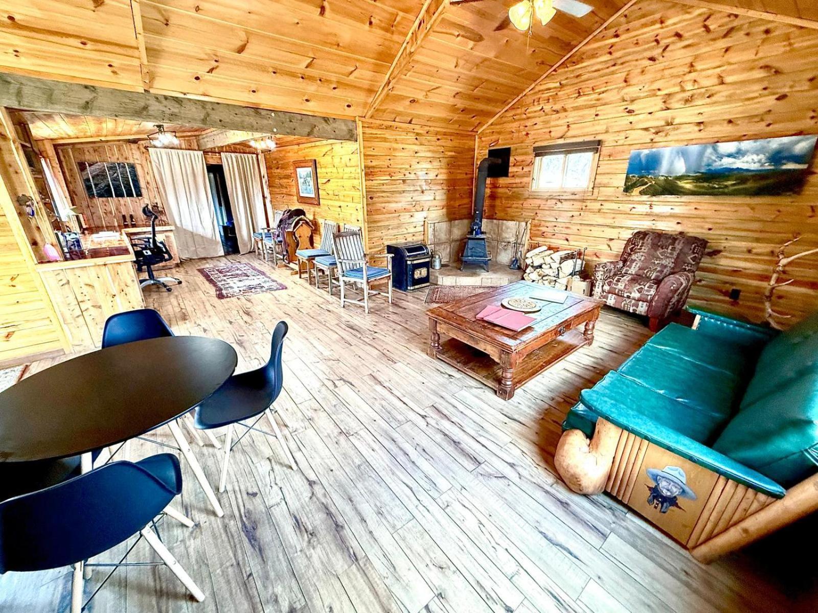 Aubin Sky Lodging At The Yl Ranch Savery Extérieur photo